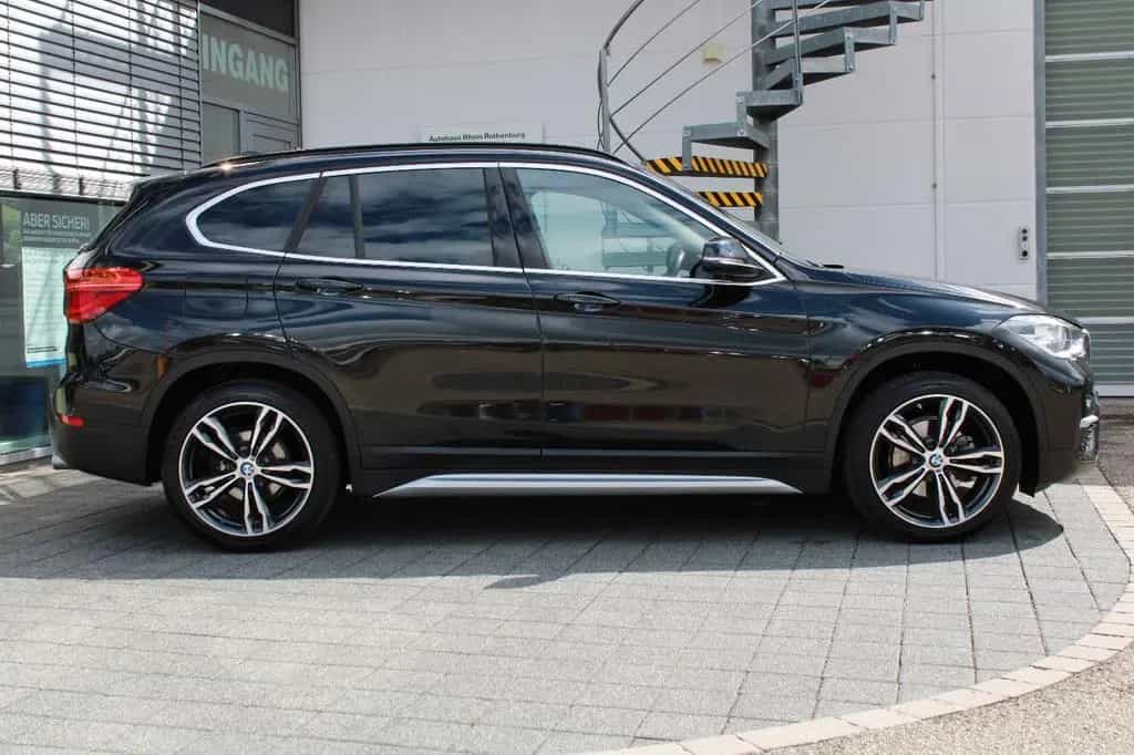 BMW X1 sDrive18d xLine HUD LED HIFI AHK PANO NAVI 06/2019-photo-16