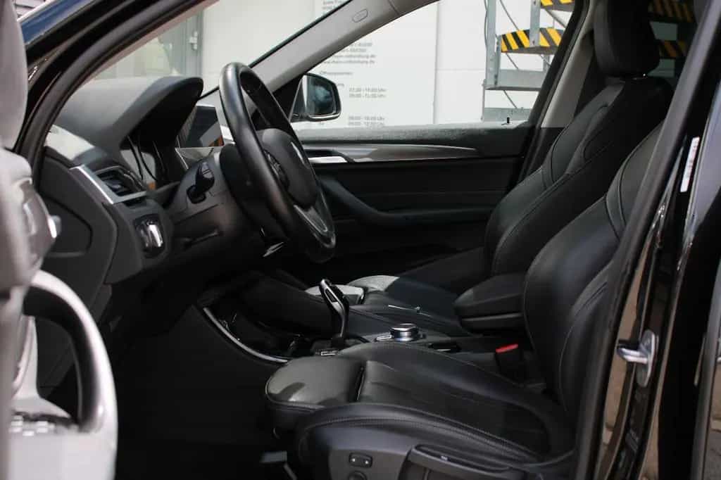 BMW X1 sDrive18d xLine HUD LED HIFI AHK PANO NAVI 06/2019-photo-20