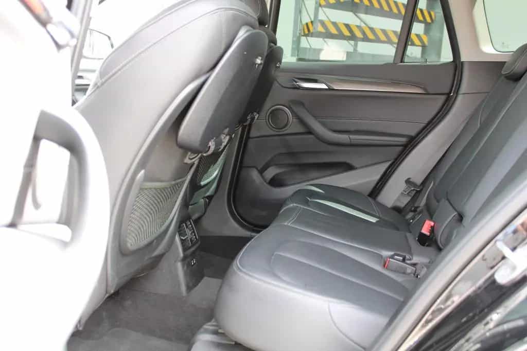 BMW X1 sDrive18d xLine HUD LED HIFI AHK PANO NAVI 06/2019-photo-25