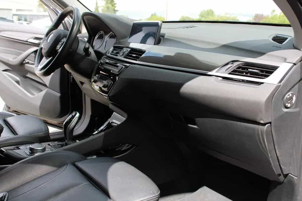 BMW X1 sDrive18d xLine HUD LED HIFI AHK PANO NAVI 06/2019-photo-26