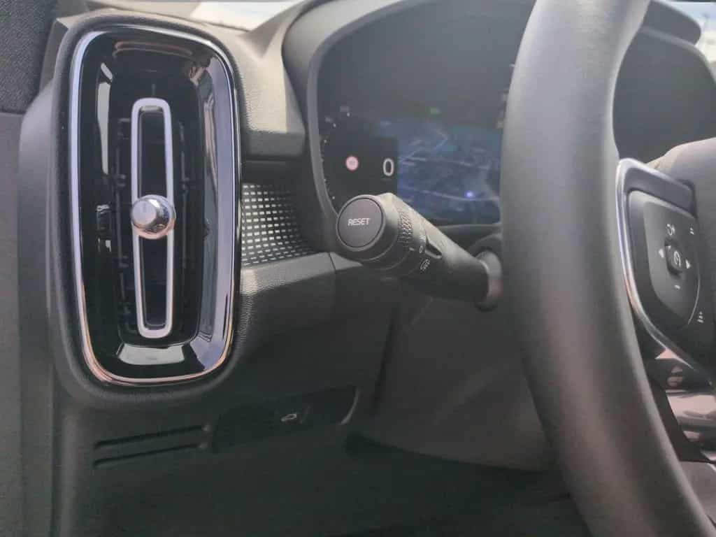 Volvo XC40 XC 40 Plus Dark 2WD Bluetooth LED Klima 12/2023-photo-16