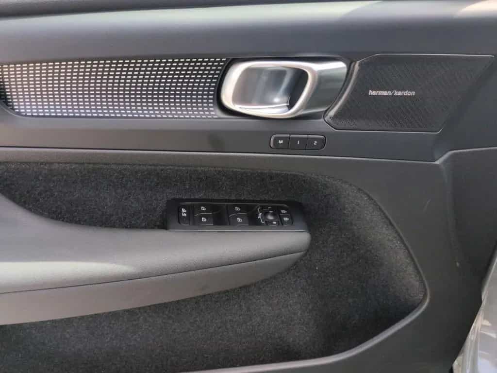Volvo XC40 XC 40 Plus Dark 2WD Bluetooth LED Klima 12/2023-photo-9
