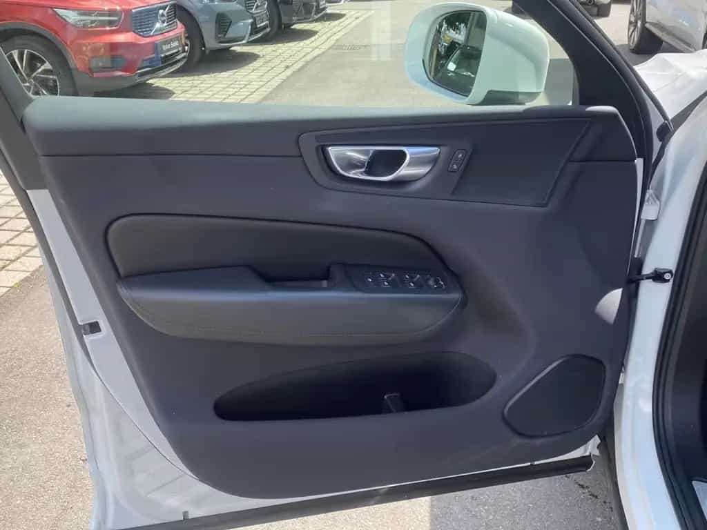 Volvo XC60 XC 60 Momentum Pro 2WD Bluetooth Navi LED Klima 05/2022-photo-9