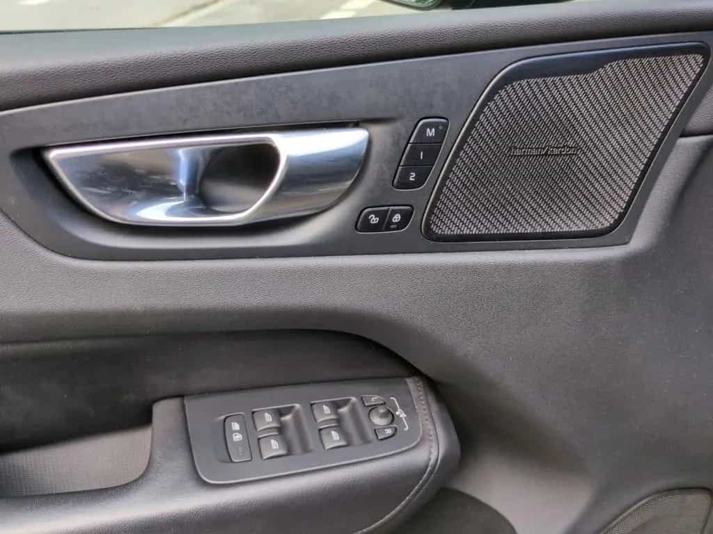 Volvo XC60 XC 60 Plus Dark AWD 03/2023-photo-11
