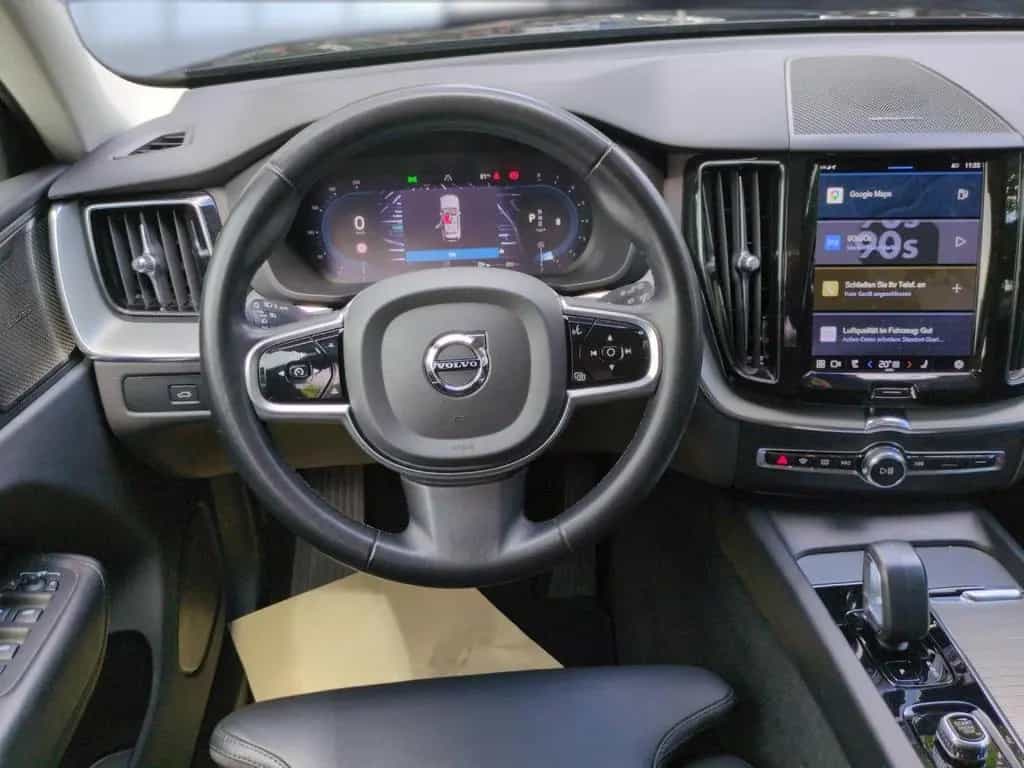 Volvo XC60 XC 60 Plus Dark AWD 03/2023-photo-18