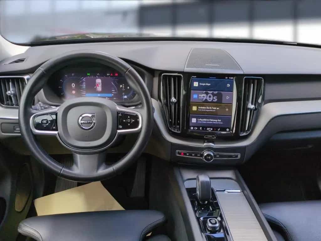 Volvo XC60 XC 60 Plus Dark AWD 03/2023-photo-19