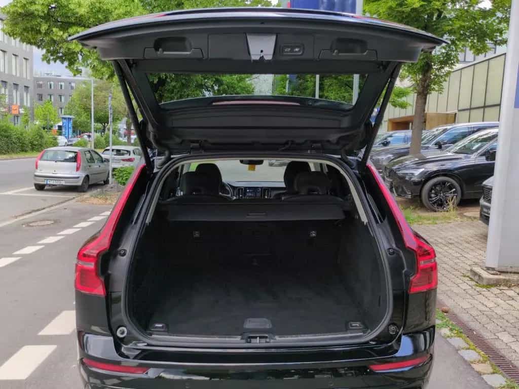 Volvo XC60 XC 60 Plus Dark AWD 03/2023-photo-23