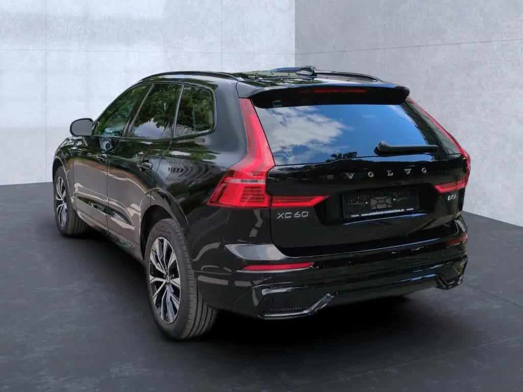 Volvo XC60 XC 60 Plus Dark AWD 03/2023-photo-4