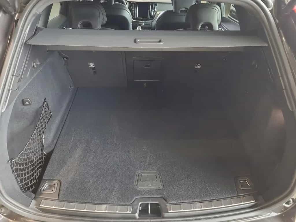 Volvo XC60 XC 60 Plus Dark AWD 02/2025-photo-16