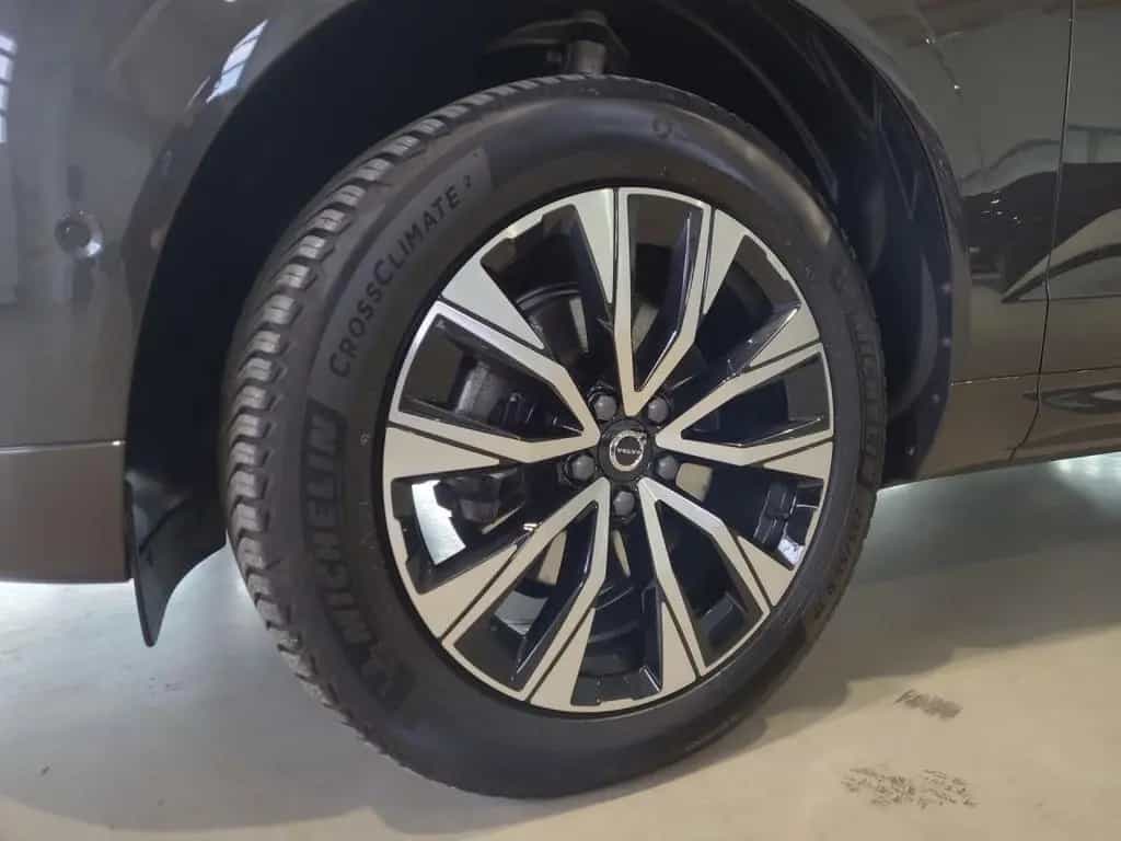 Volvo XC60 XC 60 Plus Dark AWD 02/2025-photo-17