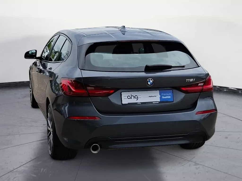 BMW 118 i Sport Line Live Cockpit Plus Panorama HiFi 08/2020-photo-3
