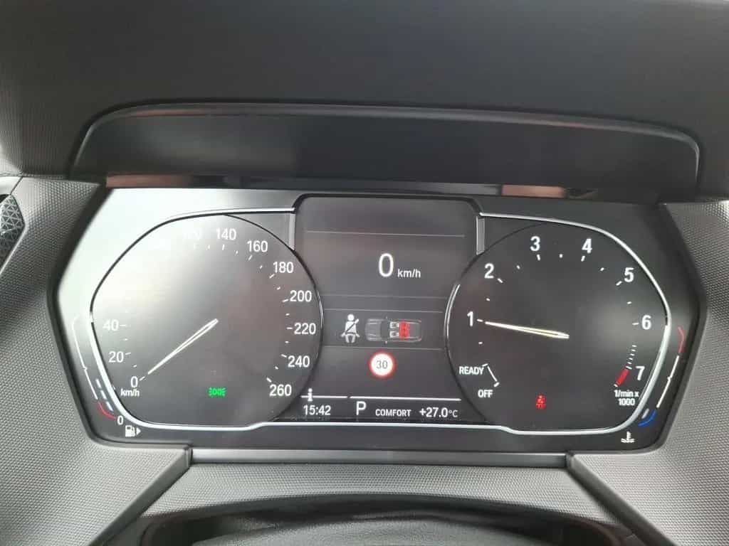BMW 118 i Sport Line Live Cockpit Plus Panorama HiFi 08/2020-photo-8