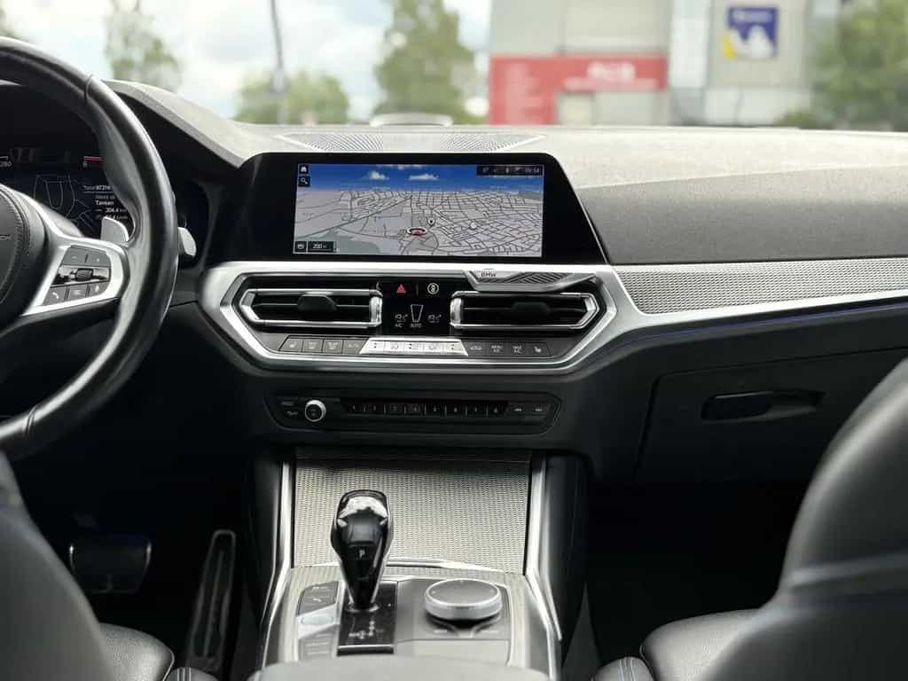 BMW 320 D Touring xDrive M Sport KAMERA/NAVI/AHK/DAB 04/2021-photo-16