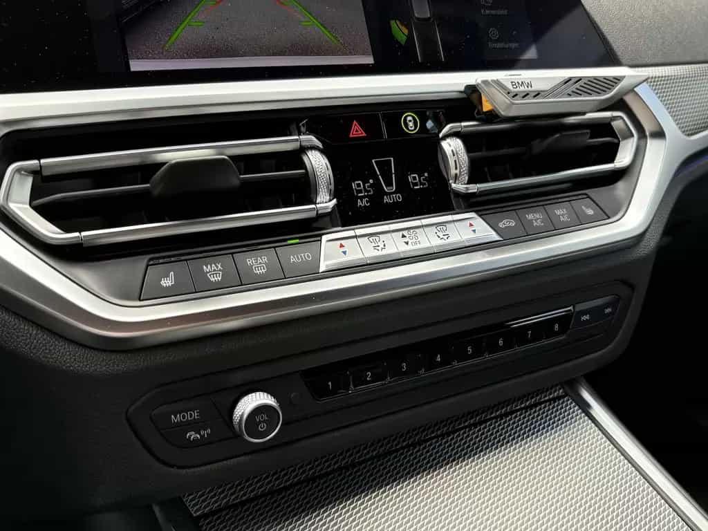 BMW 320 D Touring xDrive M Sport KAMERA/NAVI/AHK/DAB 04/2021-photo-21