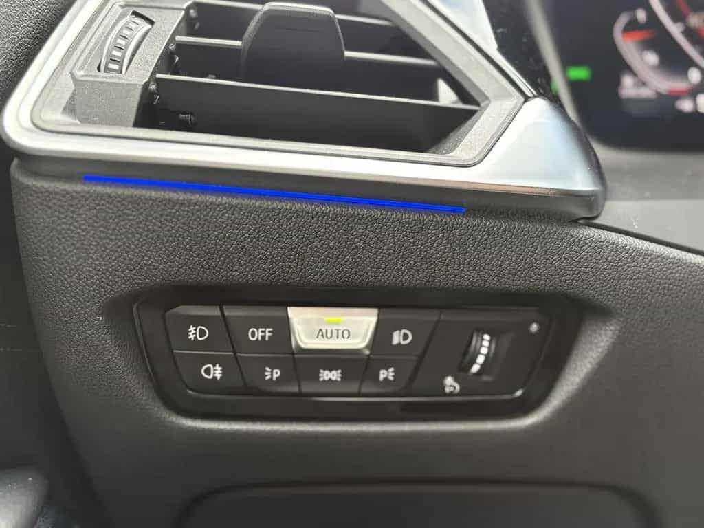 BMW 320 D Touring xDrive M Sport KAMERA/NAVI/AHK/DAB 04/2021-photo-25