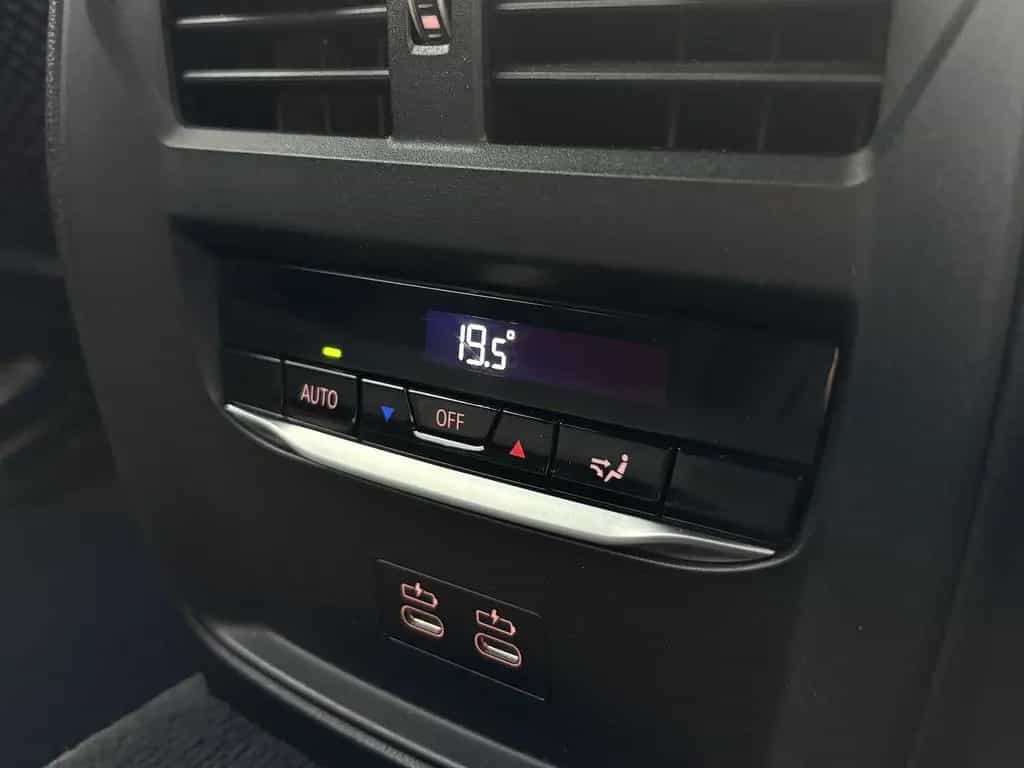BMW 320 D Touring xDrive M Sport KAMERA/NAVI/AHK/DAB 04/2021-photo-27