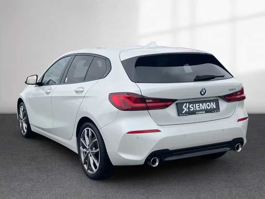BMW 120 Sport Line M-Sport LENK LED TEMP NAV LEDER 07/2021-photo-2