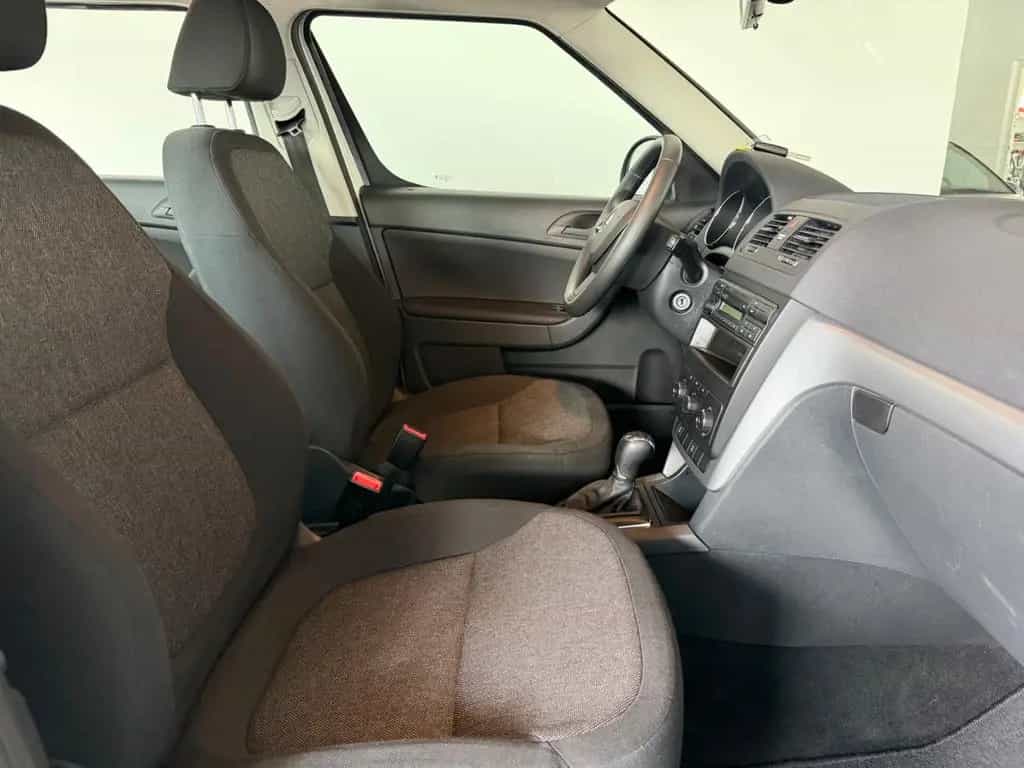 Skoda Yeti Active *1.HAND | KLIMA | SITZHEIZUNG | PDC* 07/2014-photo-6