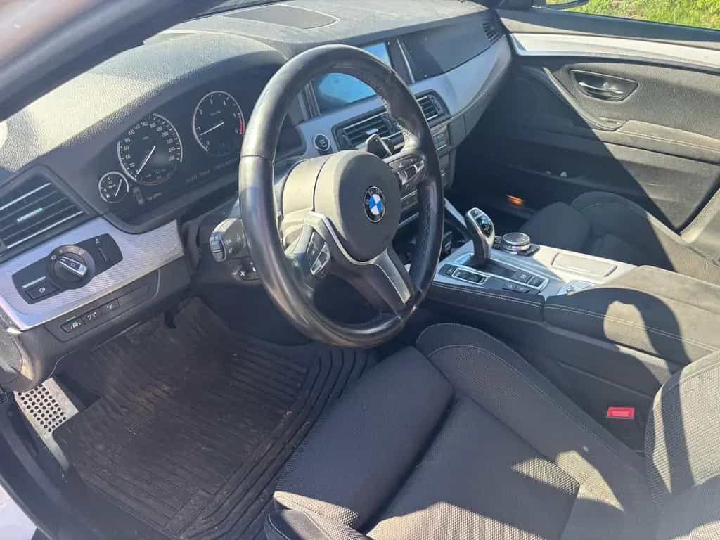 BMW M550 d xDrive Touring A M 02/2016-photo-1