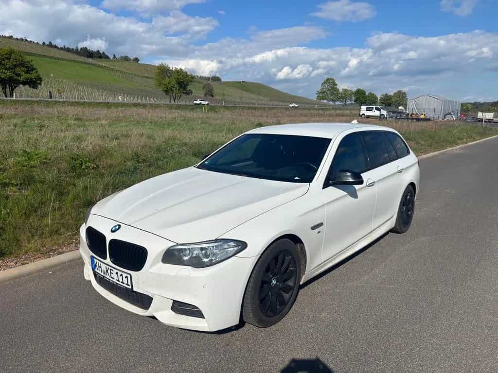 BMW M550 d xDrive Touring A M 02/2016-photo-4