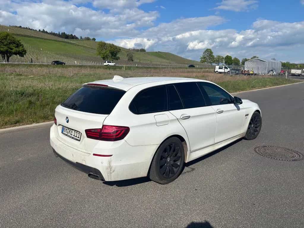 BMW M550 d xDrive Touring A M 02/2016-photo-5