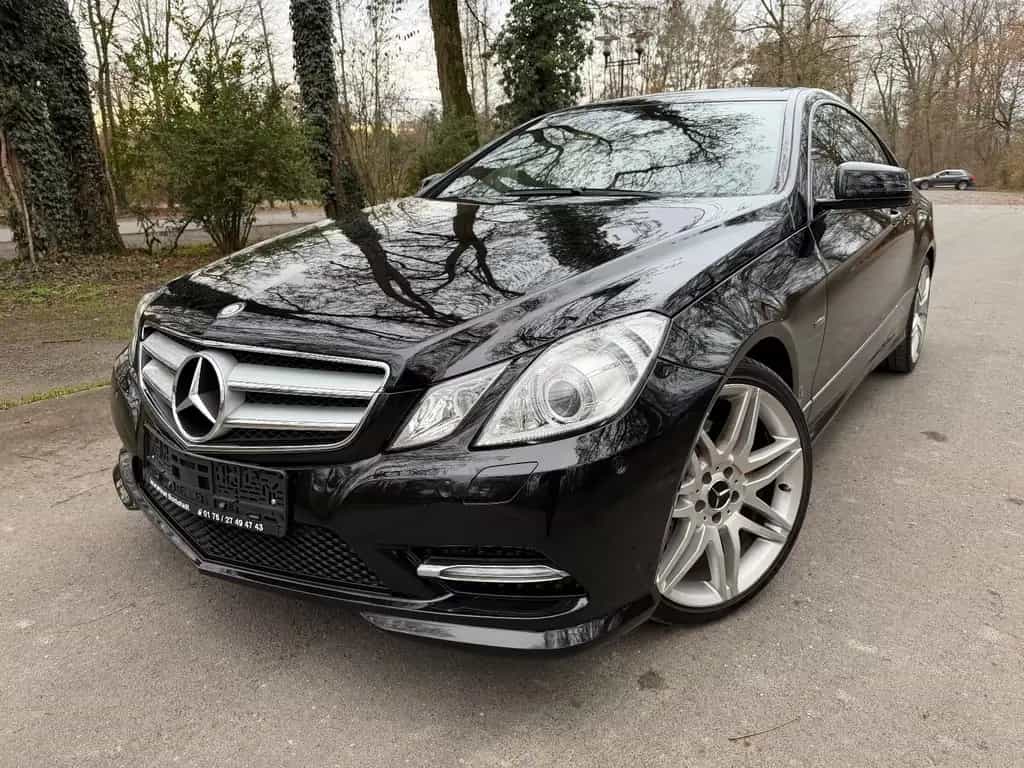 Mercedes-Benz E 350 Coupe AMG-Line Super Optik wenig km 10/2011-photo-0
