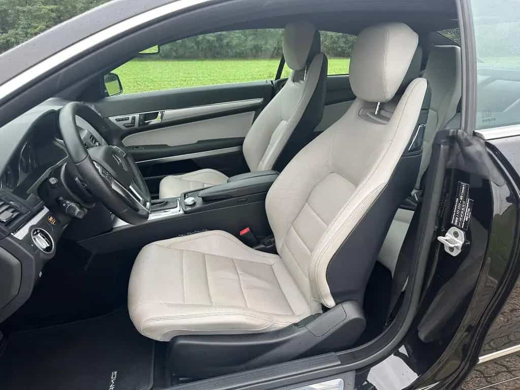 Mercedes-Benz E 350 Coupe AMG-Line Super Optik wenig km 10/2011-photo-10
