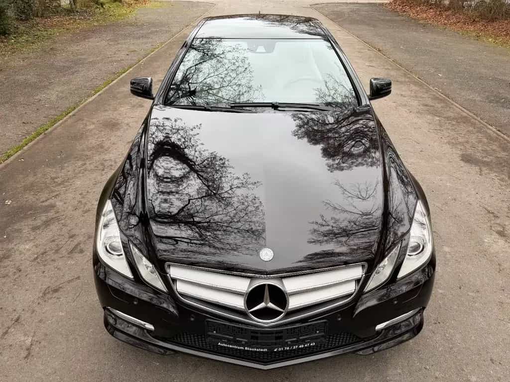 Mercedes-Benz E 350 Coupe AMG-Line Super Optik wenig km 10/2011-photo-2