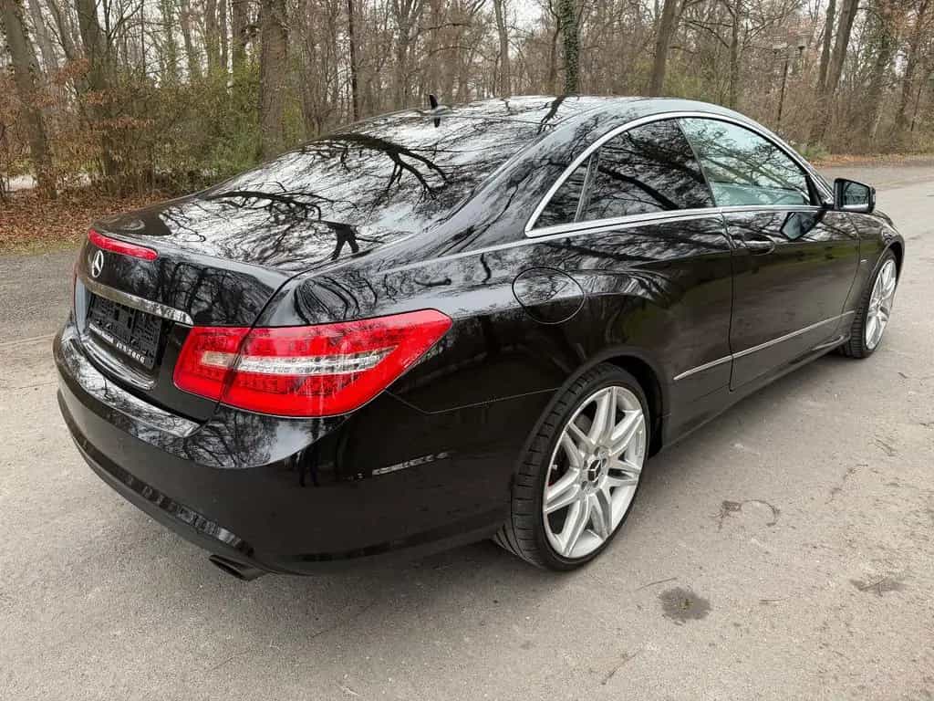 Mercedes-Benz E 350 Coupe AMG-Line Super Optik wenig km 10/2011-photo-6