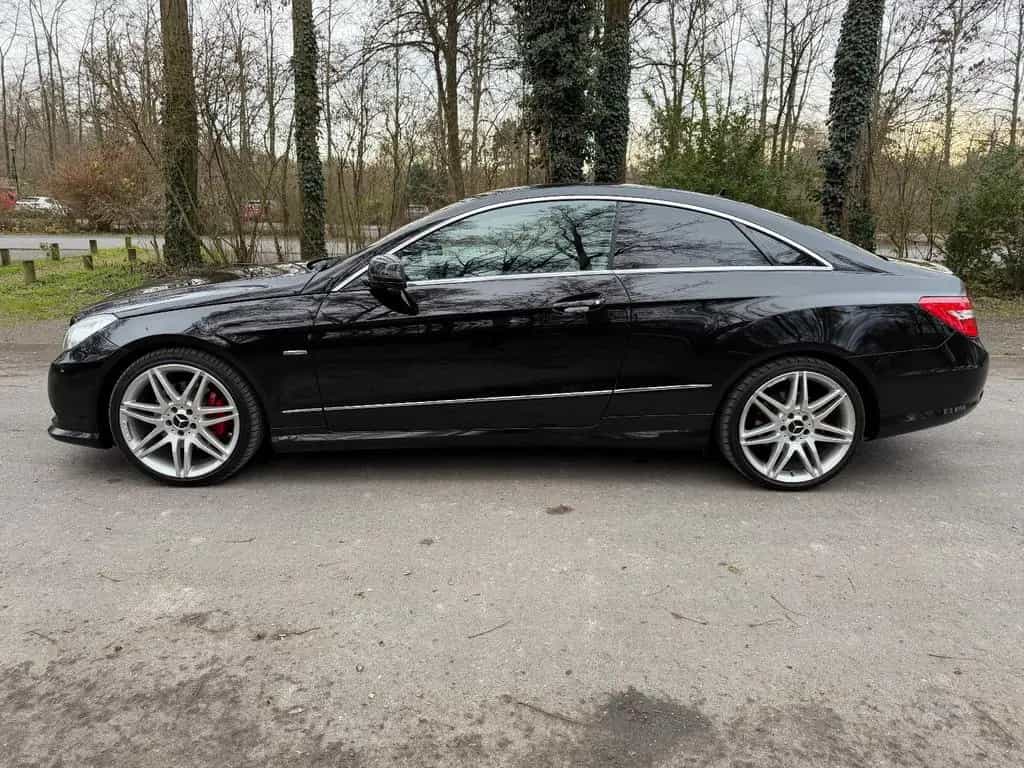 Mercedes-Benz E 350 Coupe AMG-Line Super Optik wenig km 10/2011-photo-9