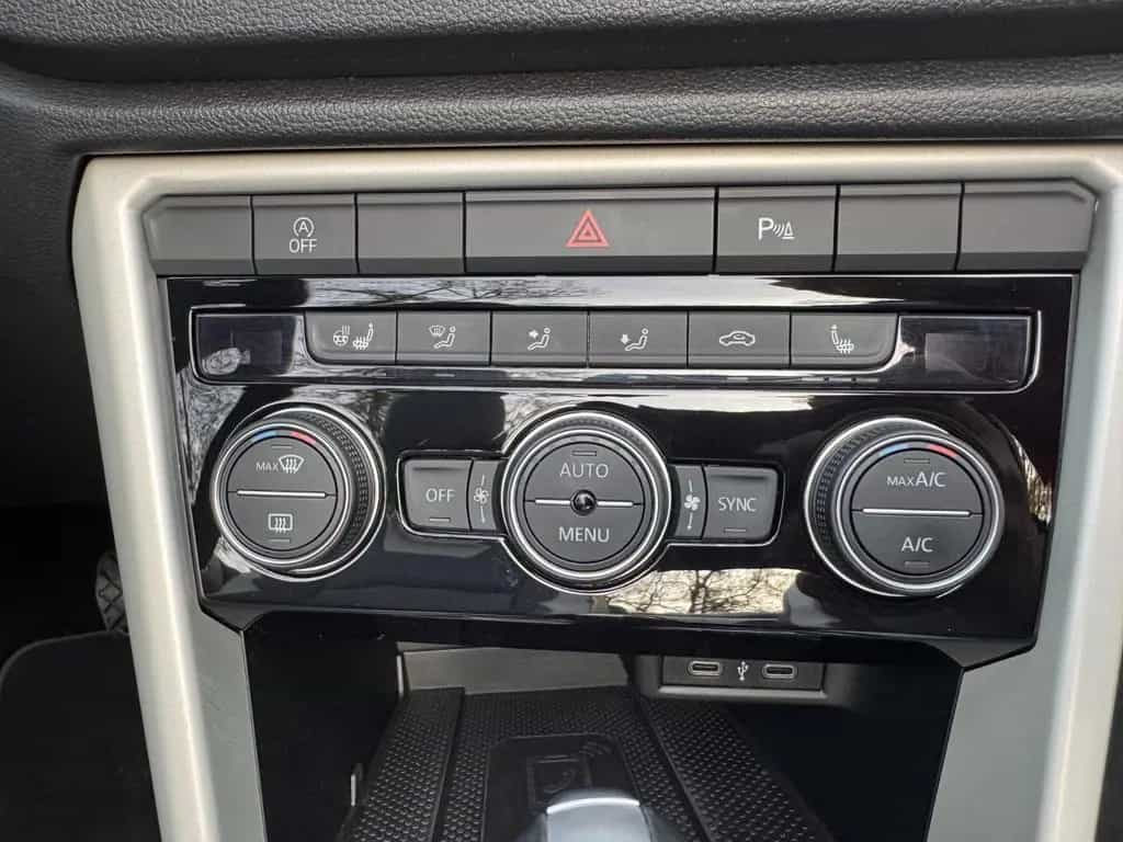 Volkswagen T-Roc Cabriolet Style Super Optik Automatik 03/2021-photo-23