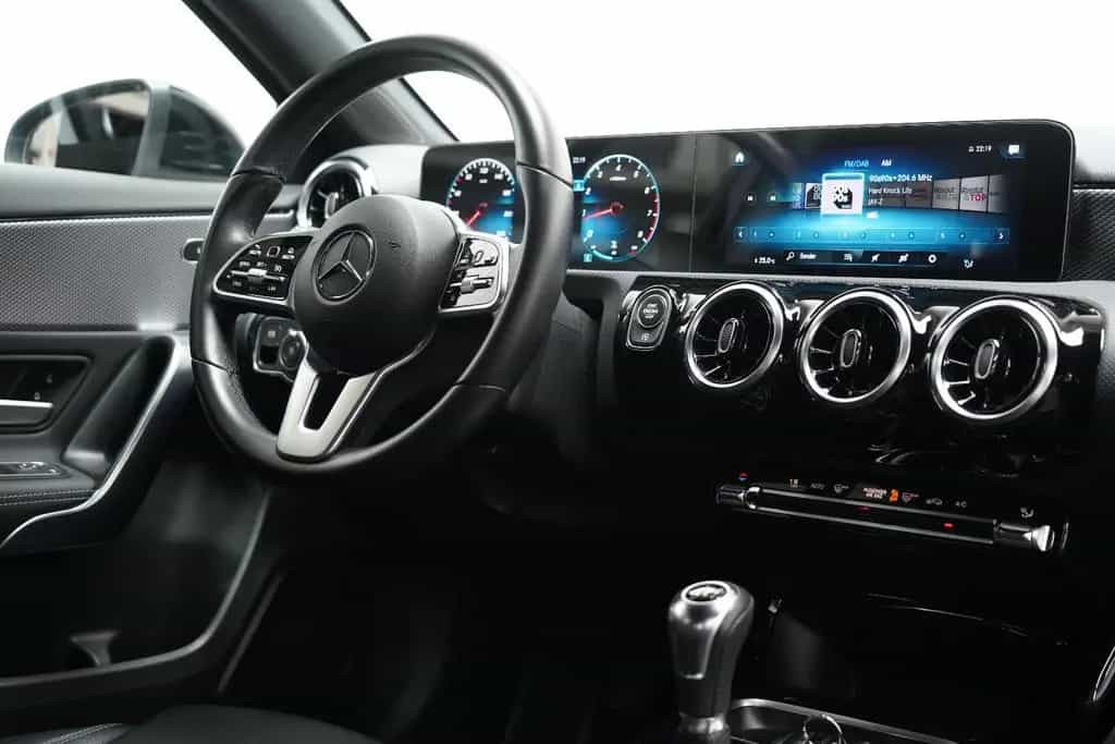 Mercedes-Benz A 180 Progressive Widescreen Kamera MBUX DAB 01/2022-photo-17
