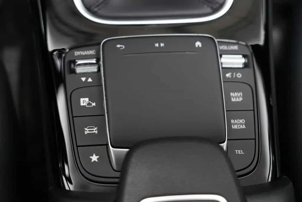 Mercedes-Benz A 180 Progressive Widescreen Kamera MBUX DAB 01/2022-photo-30
