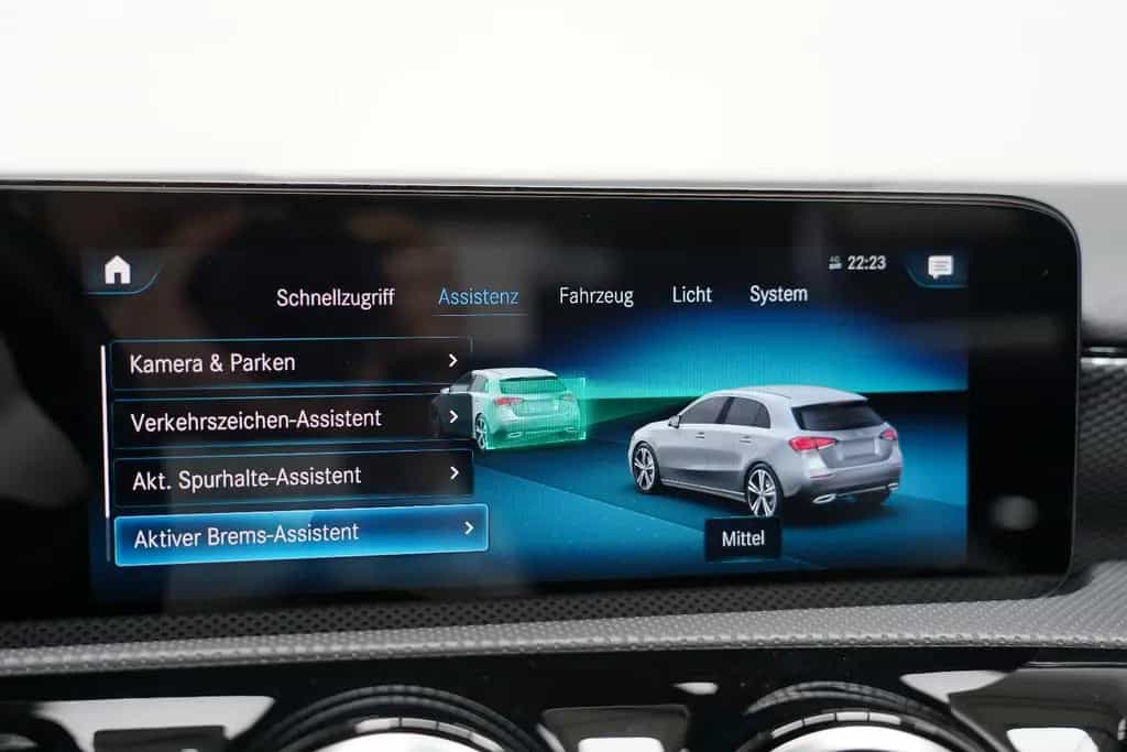 Mercedes-Benz A 180 Progressive Widescreen Kamera MBUX DAB 01/2022-photo-36