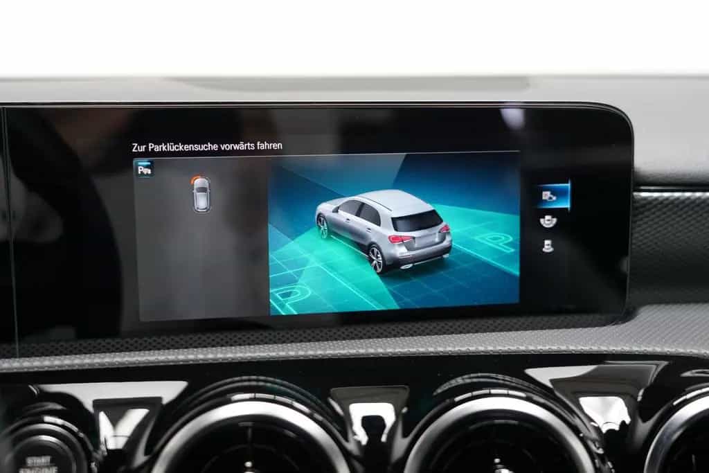 Mercedes-Benz A 180 Progressive Widescreen Kamera MBUX DAB 01/2022-photo-39