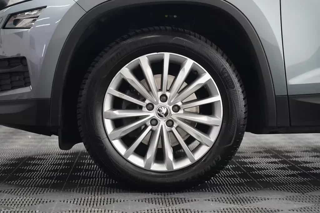 Skoda Kodiaq Ambition 4x4 DSG AHK PDC ACC Navi Kessy 07/2017-photo-12