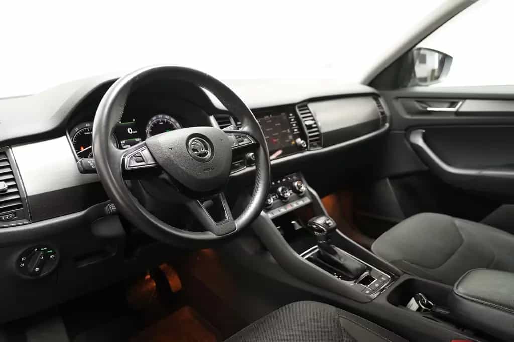 Skoda Kodiaq Ambition 4x4 DSG AHK PDC ACC Navi Kessy 07/2017-photo-16