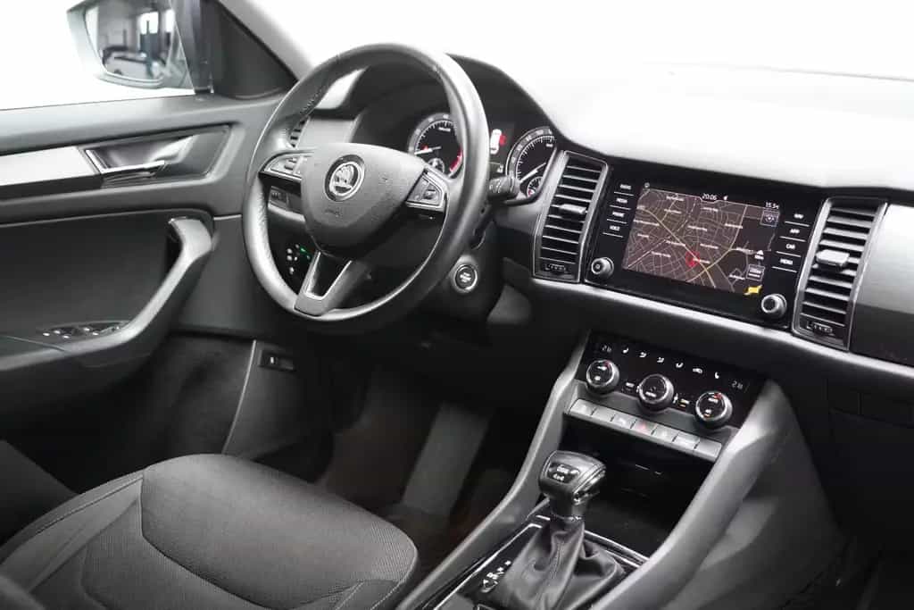 Skoda Kodiaq Ambition 4x4 DSG AHK PDC ACC Navi Kessy 07/2017-photo-19