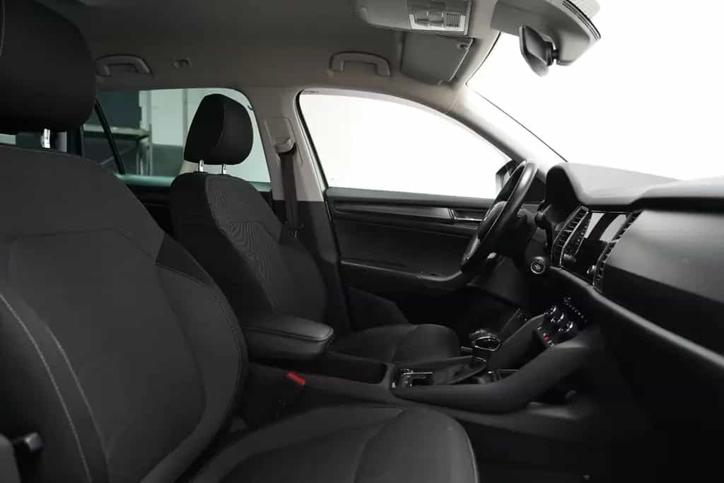 Skoda Kodiaq Ambition 4x4 DSG AHK PDC ACC Navi Kessy 07/2017-photo-21