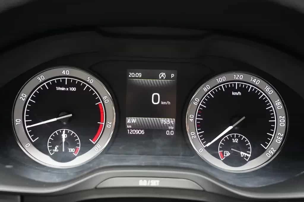 Skoda Kodiaq Ambition 4x4 DSG AHK PDC ACC Navi Kessy 07/2017-photo-28