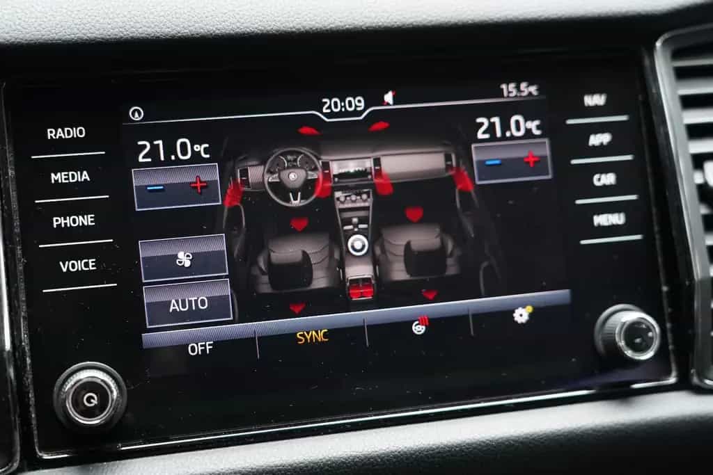 Skoda Kodiaq Ambition 4x4 DSG AHK PDC ACC Navi Kessy 07/2017-photo-36