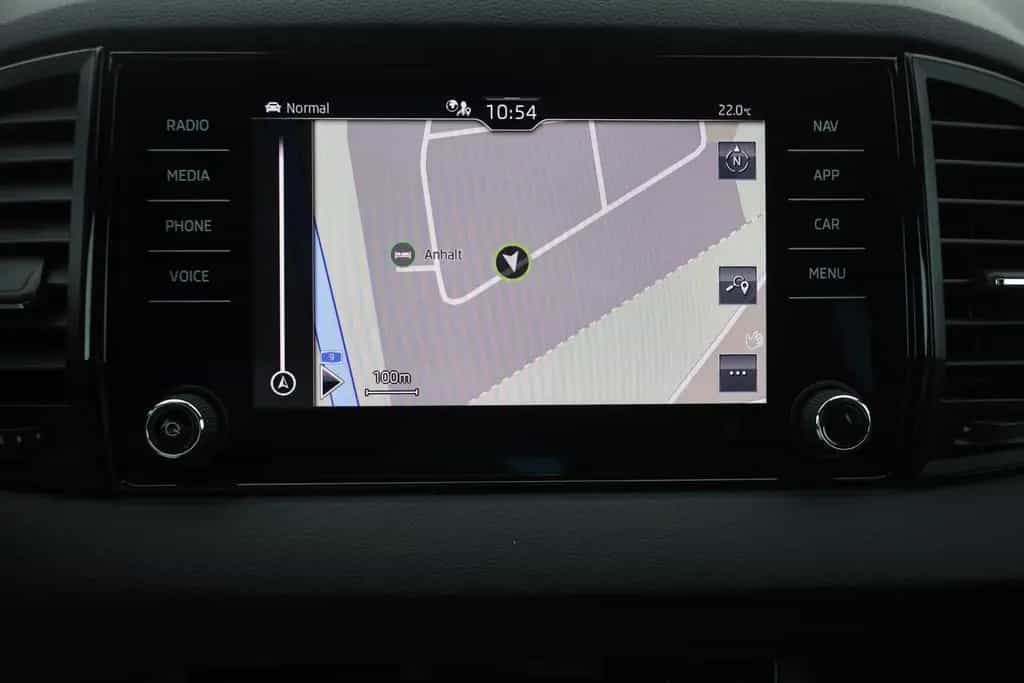 Skoda Karoq 1.5 TSI DSG Sportline LED Navi Sitzheizung 03/2022-photo-10