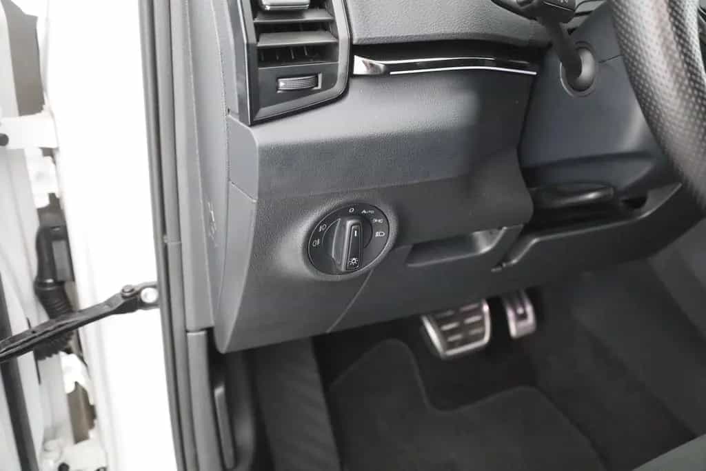 Skoda Karoq 1.5 TSI DSG Sportline LED Navi Sitzheizung 03/2022-photo-20