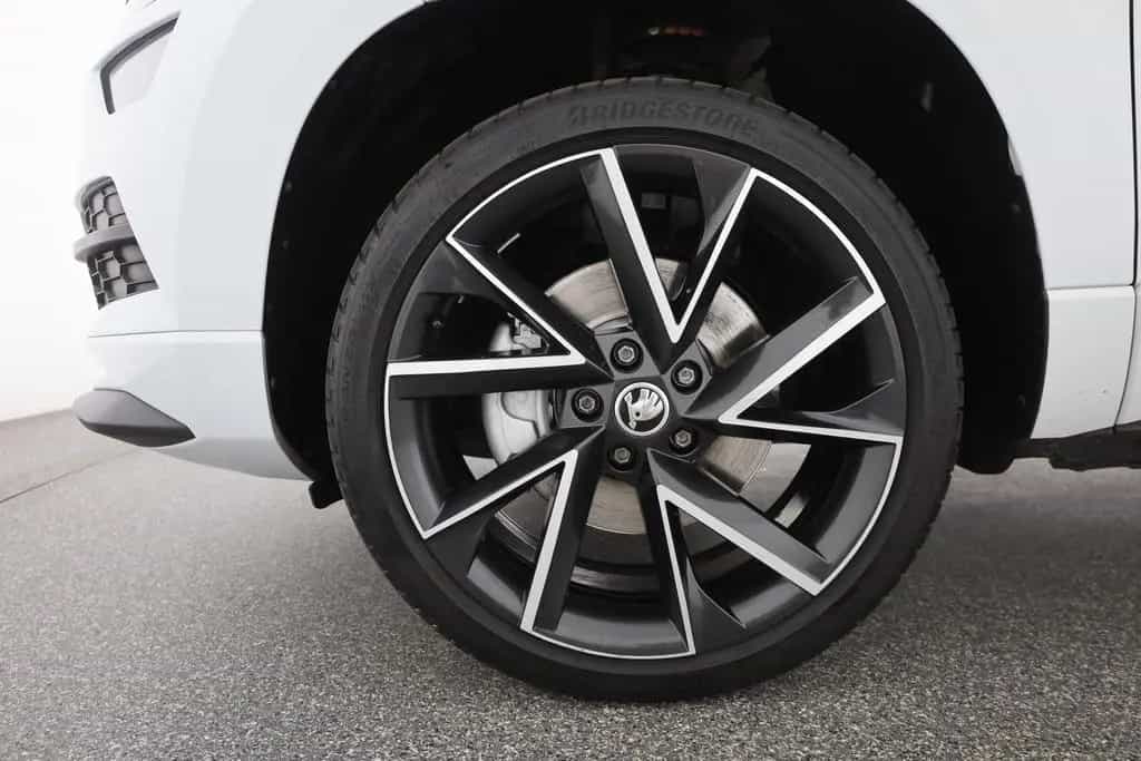 Skoda Karoq 1.5 TSI DSG Sportline LED Navi Sitzheizung 03/2022-photo-30