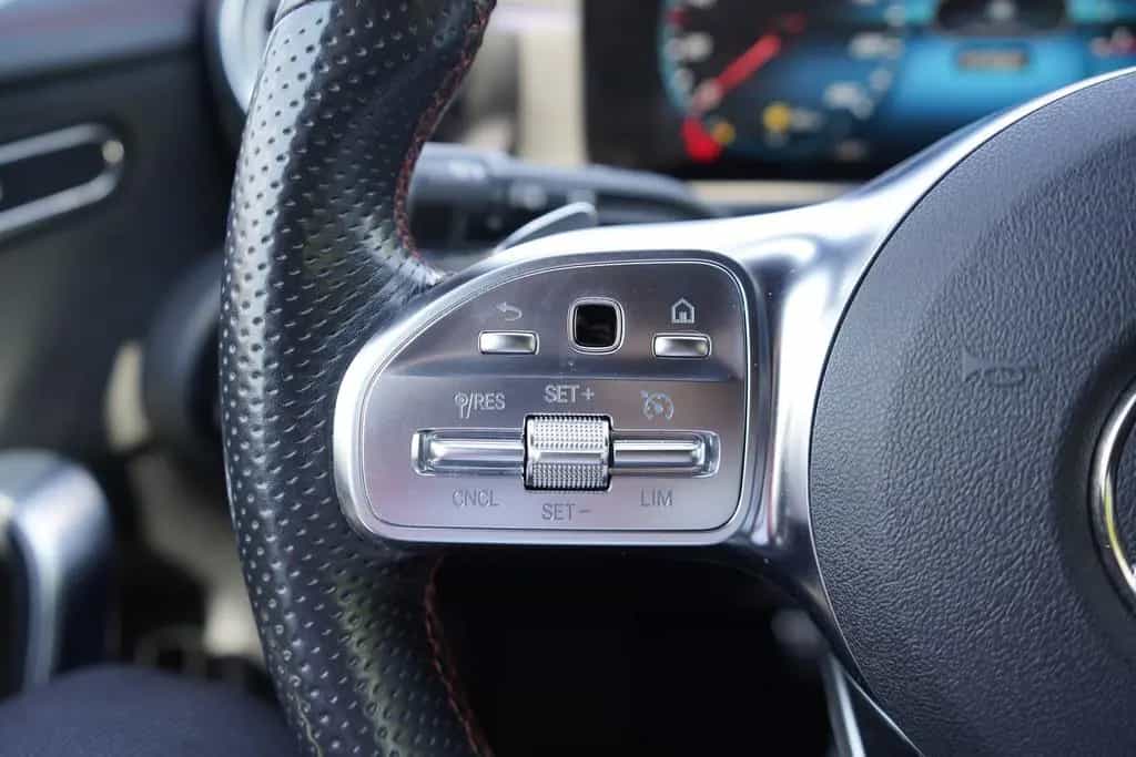 Mercedes-Benz CLA 200 SB AMG Line LED Navi Alcantara Keyless 07/2020-photo-11