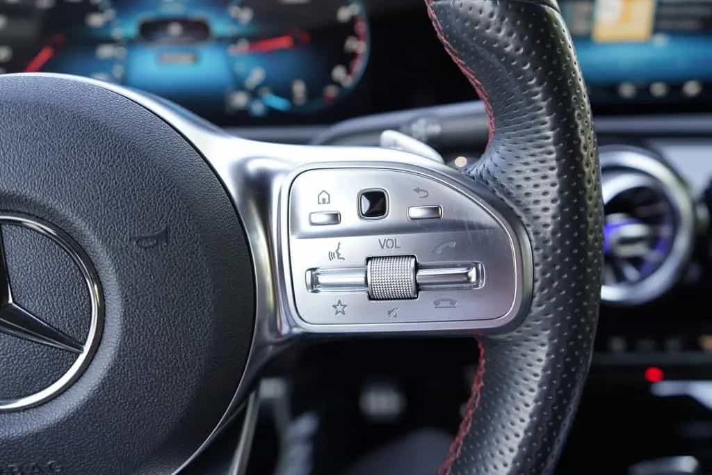 Mercedes-Benz CLA 200 SB AMG Line LED Navi Alcantara Keyless 07/2020-photo-12