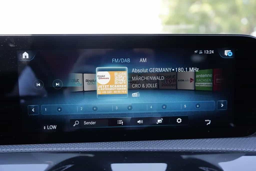 Mercedes-Benz CLA 200 SB AMG Line LED Navi Alcantara Keyless 07/2020-photo-14