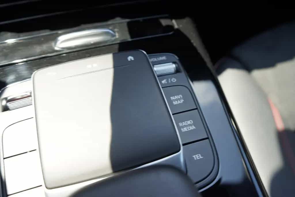 Mercedes-Benz CLA 200 SB AMG Line LED Navi Alcantara Keyless 07/2020-photo-23