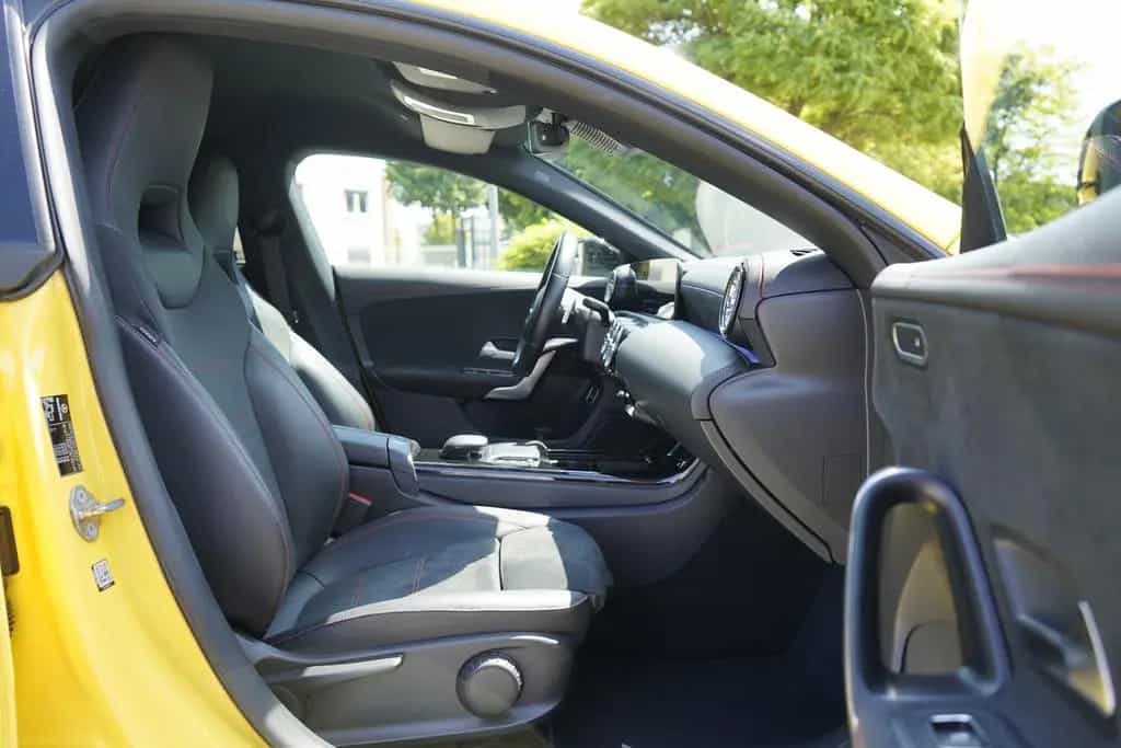 Mercedes-Benz CLA 200 SB AMG Line LED Navi Alcantara Keyless 07/2020-photo-33
