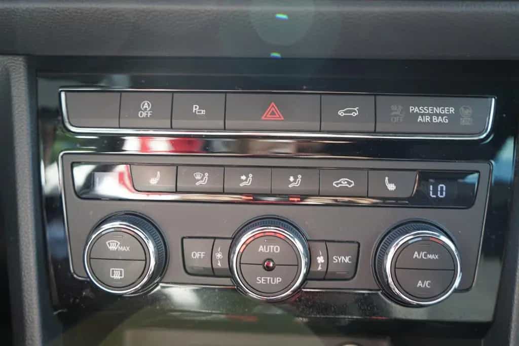 Seat Ateca 1.5 Xcellence ACC LED AHK 360° Keyless-Go 01/2019-photo-19